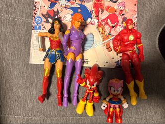 DC x Sonic the Hedgehog figure lot with comic (5)