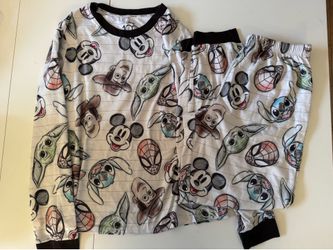 Adult Medium Sized Pajama Sets
