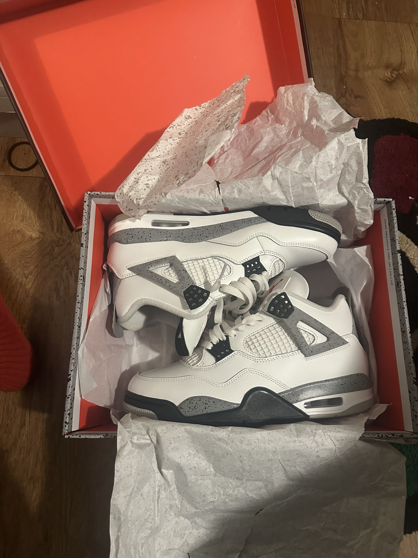 Jordan 4s