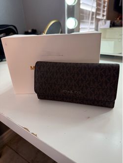 Michael kors wallet