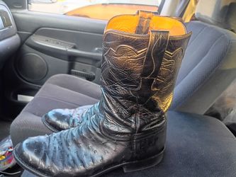 SELLING MY USED  LUCCHESE CLASSICS  BOOTS  GOOD CONDITION