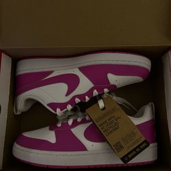Pink Nike Sneakers/Dunks