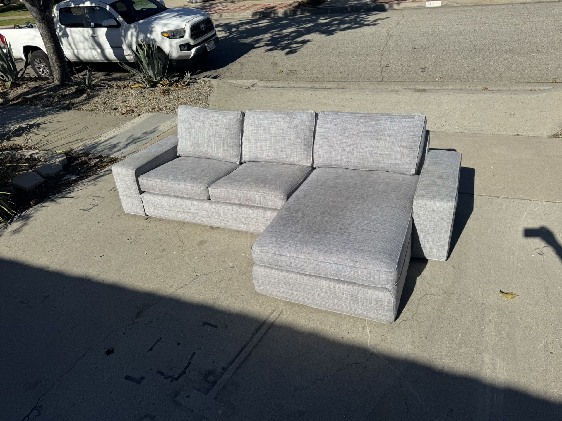 2pc Sectional Couch DELIVERY AVAILABLE 