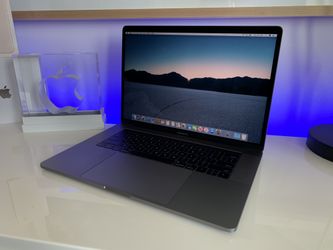 2017 15” MacBook Pro 2.8GHz 16GB ram 256SSD like new! Mint condition!!