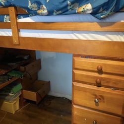 Cama Elevada Con Escritorio Y Cajonera Cuenta Con Escalera 