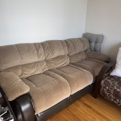 Couch With Dual Recliners