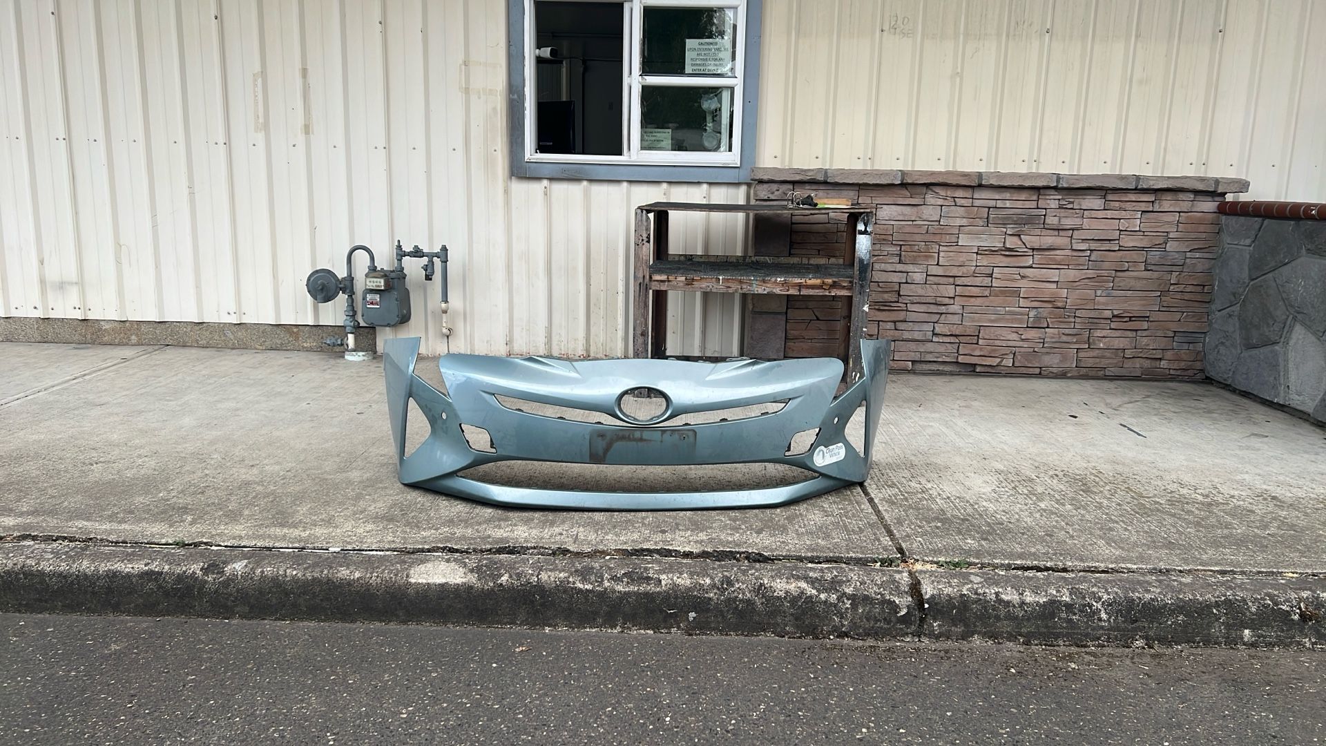 2016 To 2018 Toyota Prius Front Bumper #B714 TO1000 419