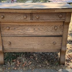 Dresser