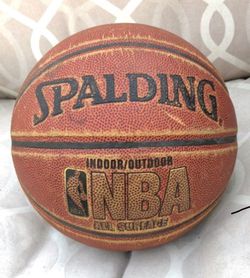 SPALDING INDOOR OUTDOOR NBA ALL SURFACE BASKETBALL