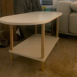Oval Coffee Table – White – Like New