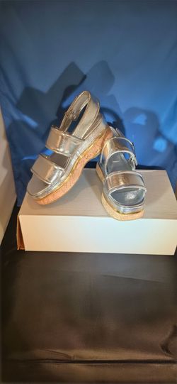 Women sandals