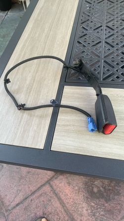 Belt tensioner