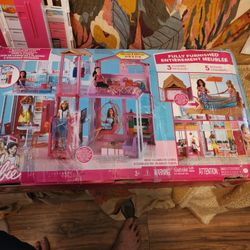 Deluxe Barbie Dollhouse 