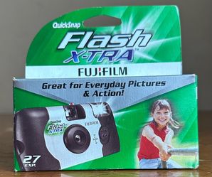 Fujifilm QuickSnap Flash X-Tra 35mm Single Use Film Camera 27 Exposures 05/2015