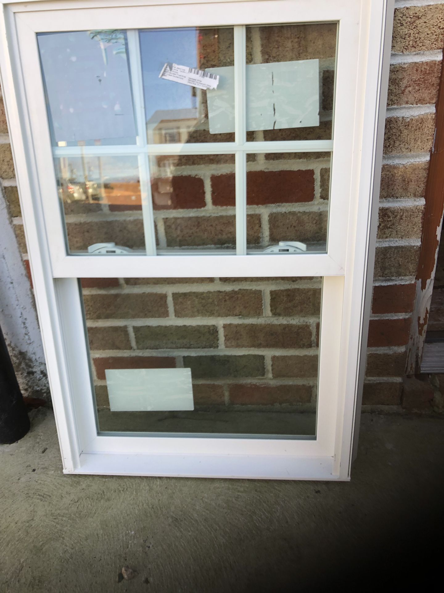 Fiberglass double hung window 24x36
