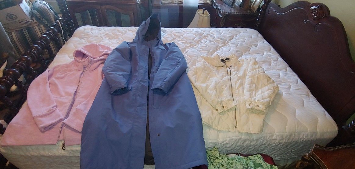 3 WOMEN'S JACKETS