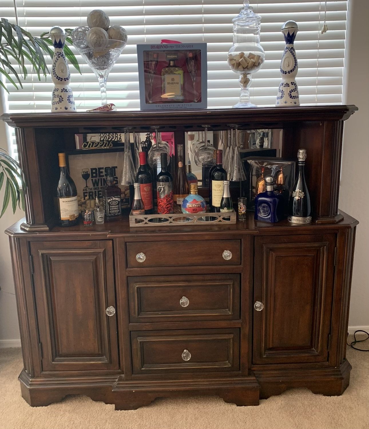 Mini Bar Entertainment 