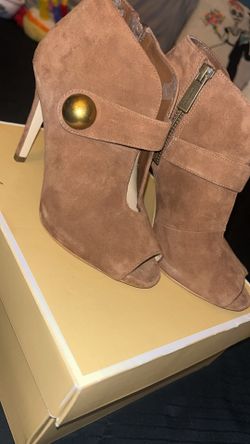 $10 Heels