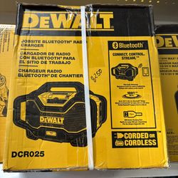 Dewalt New Radio Bluetooth Charger 