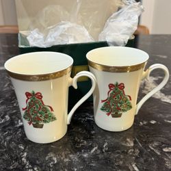Mikasa FESTIVE TREE Set Of 2 Christmas Mugs L3270