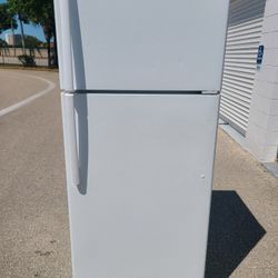 GE Refrigerator #0079