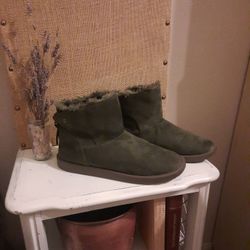 Roebuck & Co Fur Lined Ankle Boots Womens Size 10 Olive Green New Condition