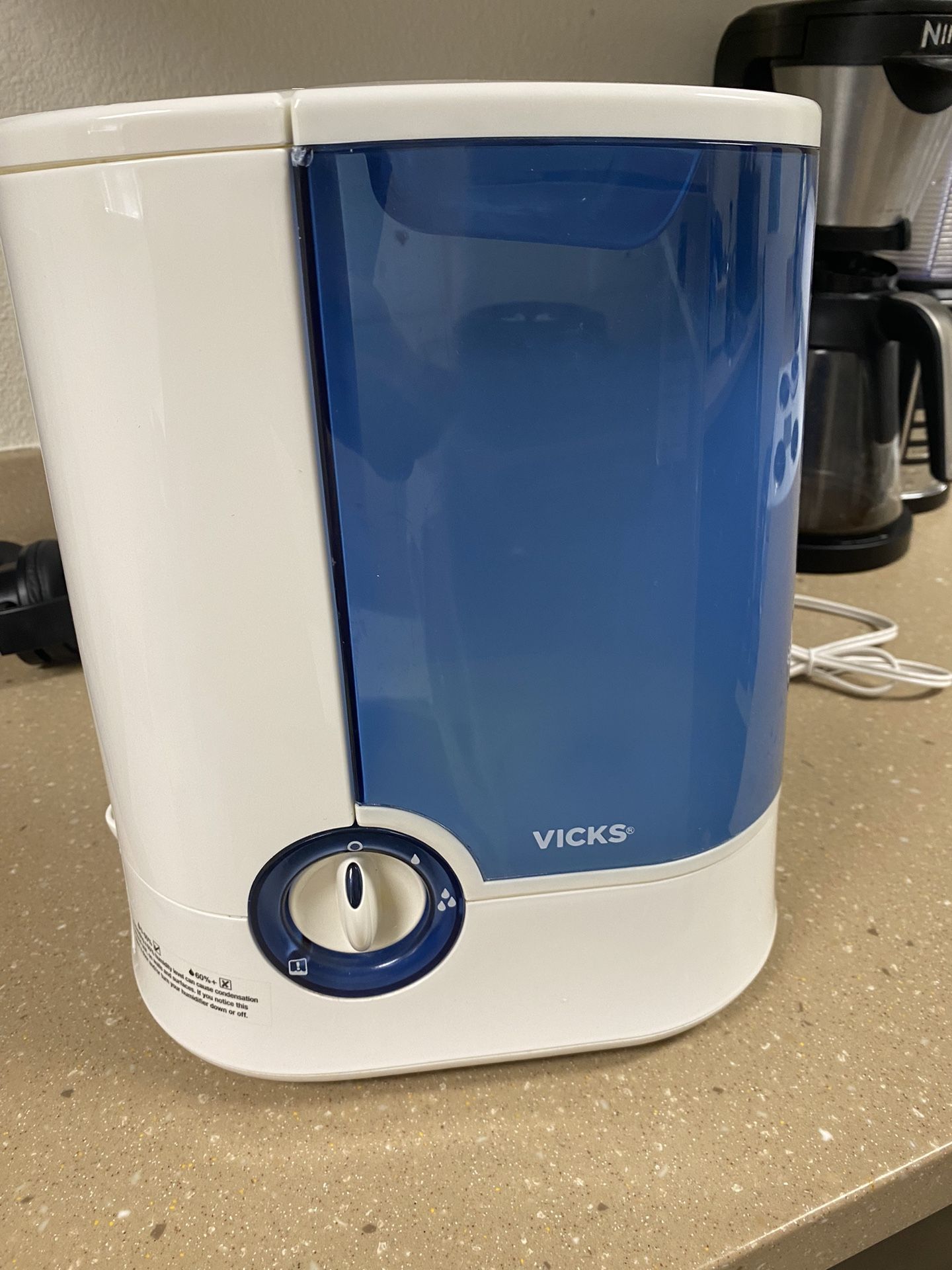 Vicks V750 Warm Mist Room Visit > Humidifier 1.0 Gallon
