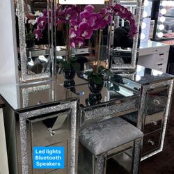Mirrored Style Big Vanity Set NEW