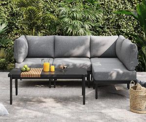 Outdoor sectional
