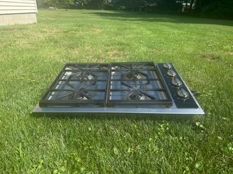 Wolf CT30G/S 30” 4-Burner Gas Cooktop Stainless Steel Natural Gas