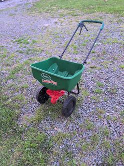 Scott's lawn pro broadcast spreader