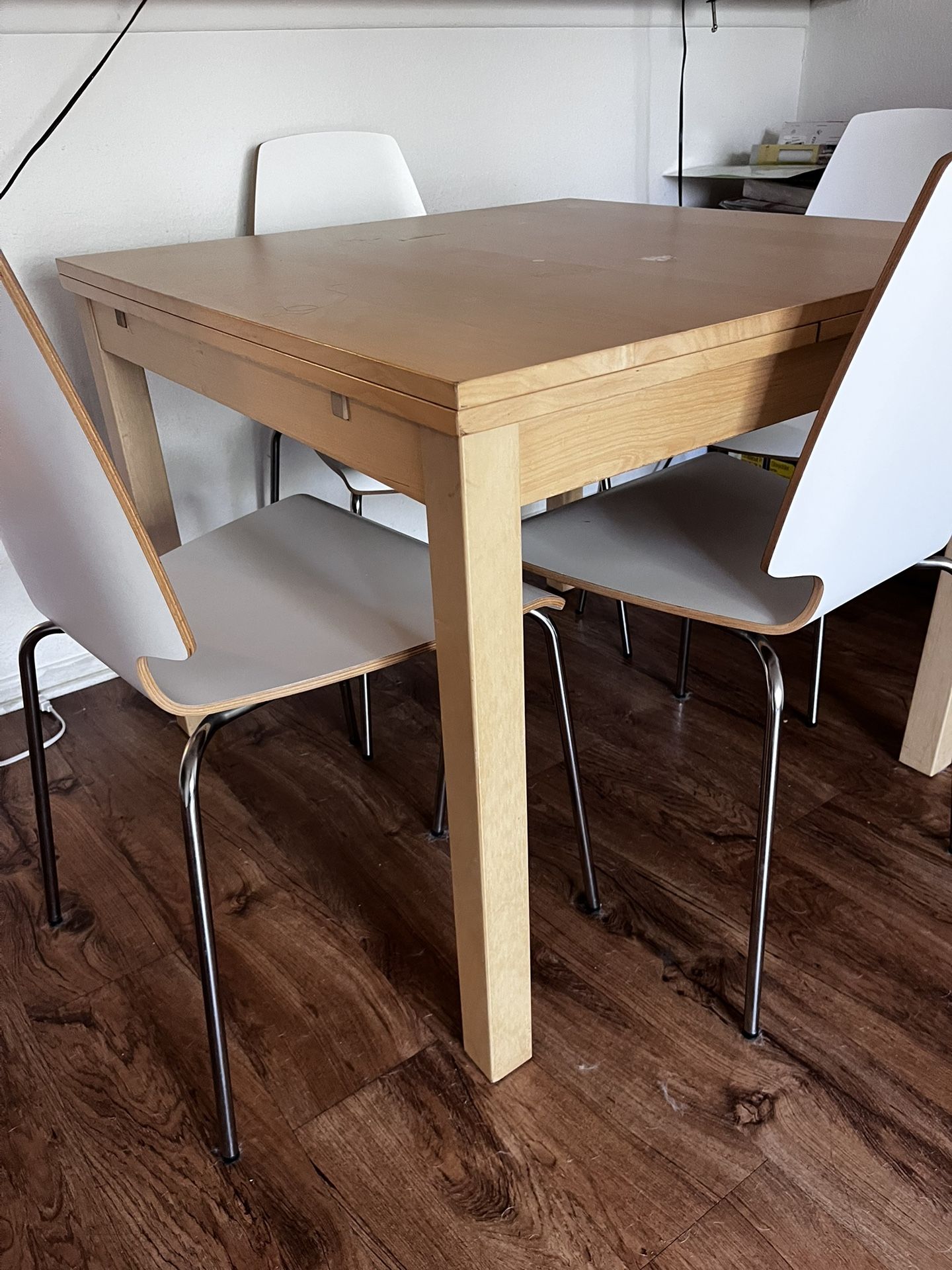 Dining Table + 4 Chairs (table Extendable )
