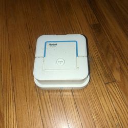 Mopping Robot. iRobot Braava Jet