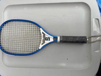 Badminton racket
