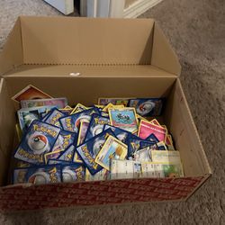 300+ Pokémon Cards