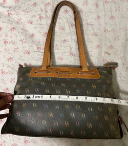 Dooney & Bourke tote