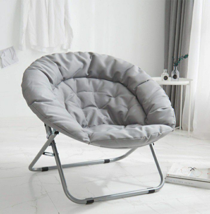 Oversized Saucer Chair

Big and Cozy

Gray