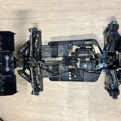 Team Associated RC8b4.1E