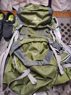 Deuter ACT Lite 65+10 Backpacking Pack