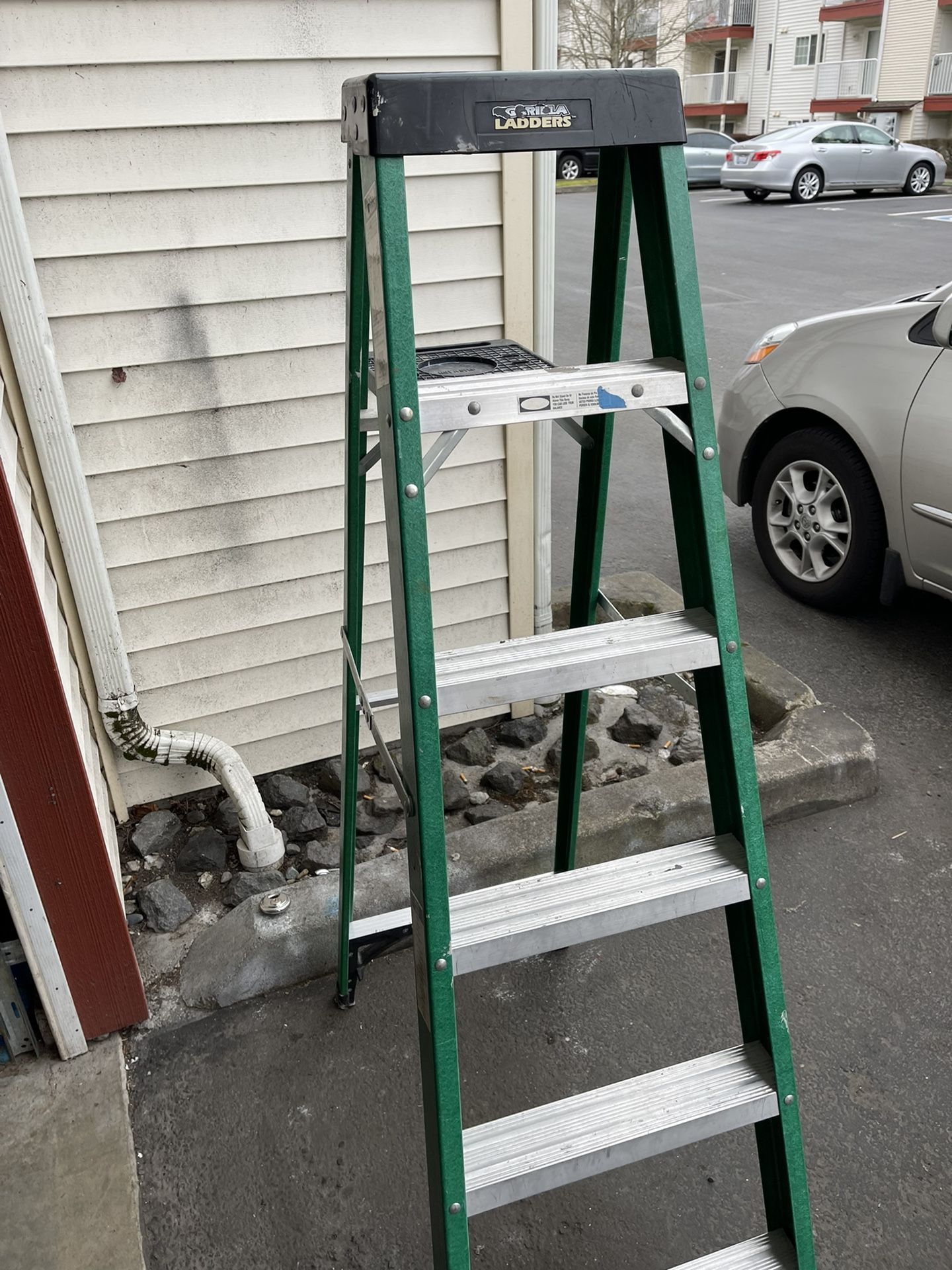 Gorilla Ladders 6' Folding Fiberglass Step Ladder II Max Load 225 lbs