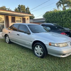1992 Ford Taurus SHO 5spd