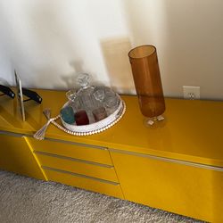 Console Yellow