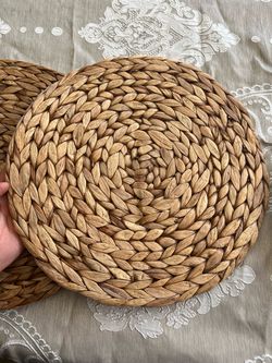 JEUIHAU Set of 8 Water Hyacinth Braided Placemats