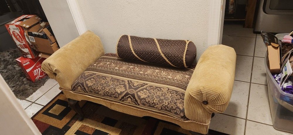 Small Custom Made settee Or Entry Bench