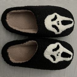 Women’s Ghostface Slippers Size 7-8