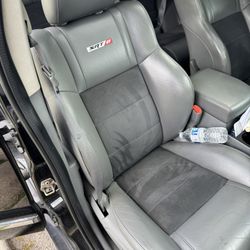 2007 Jeep SRT8 Seats 