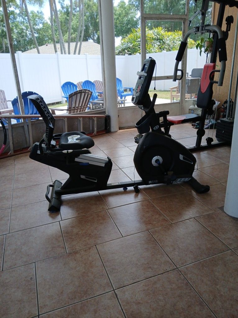 Nautilus R618 Recumbent Exercise Bike