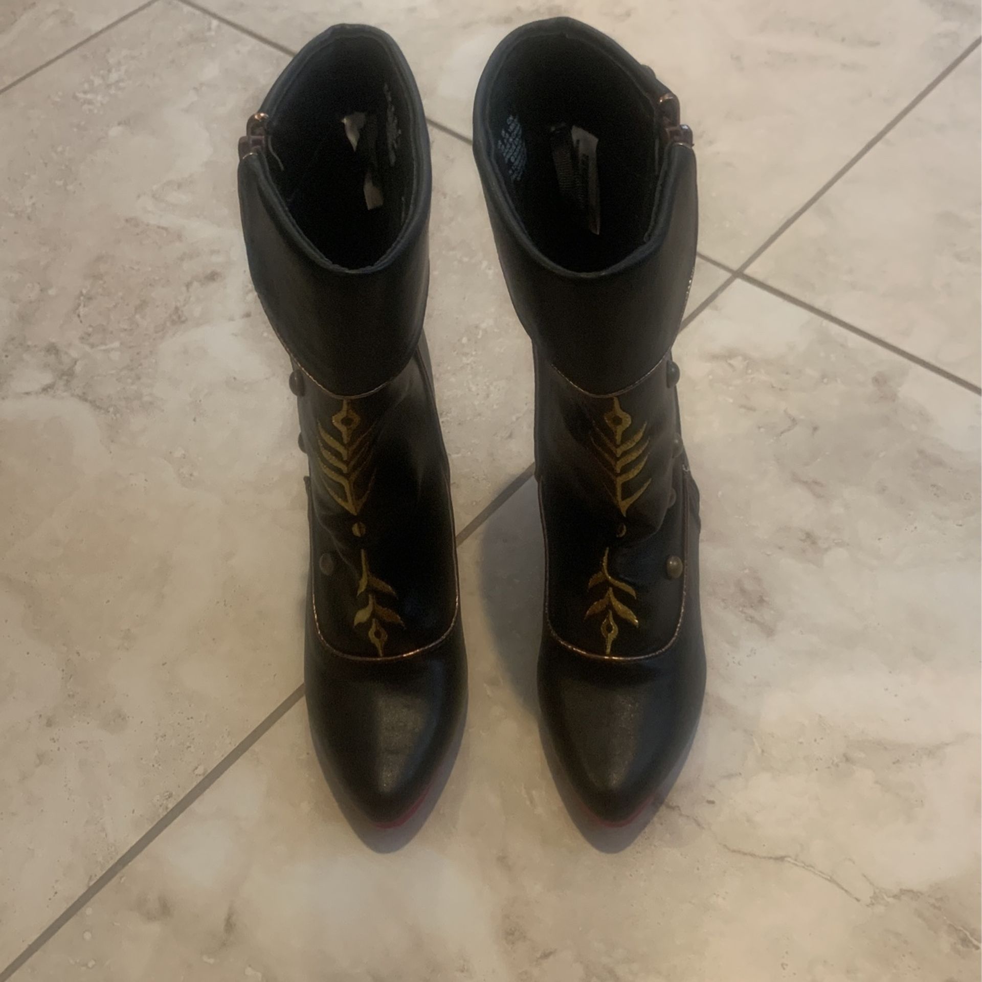 Frozen II Anna Boots - Size 11/12