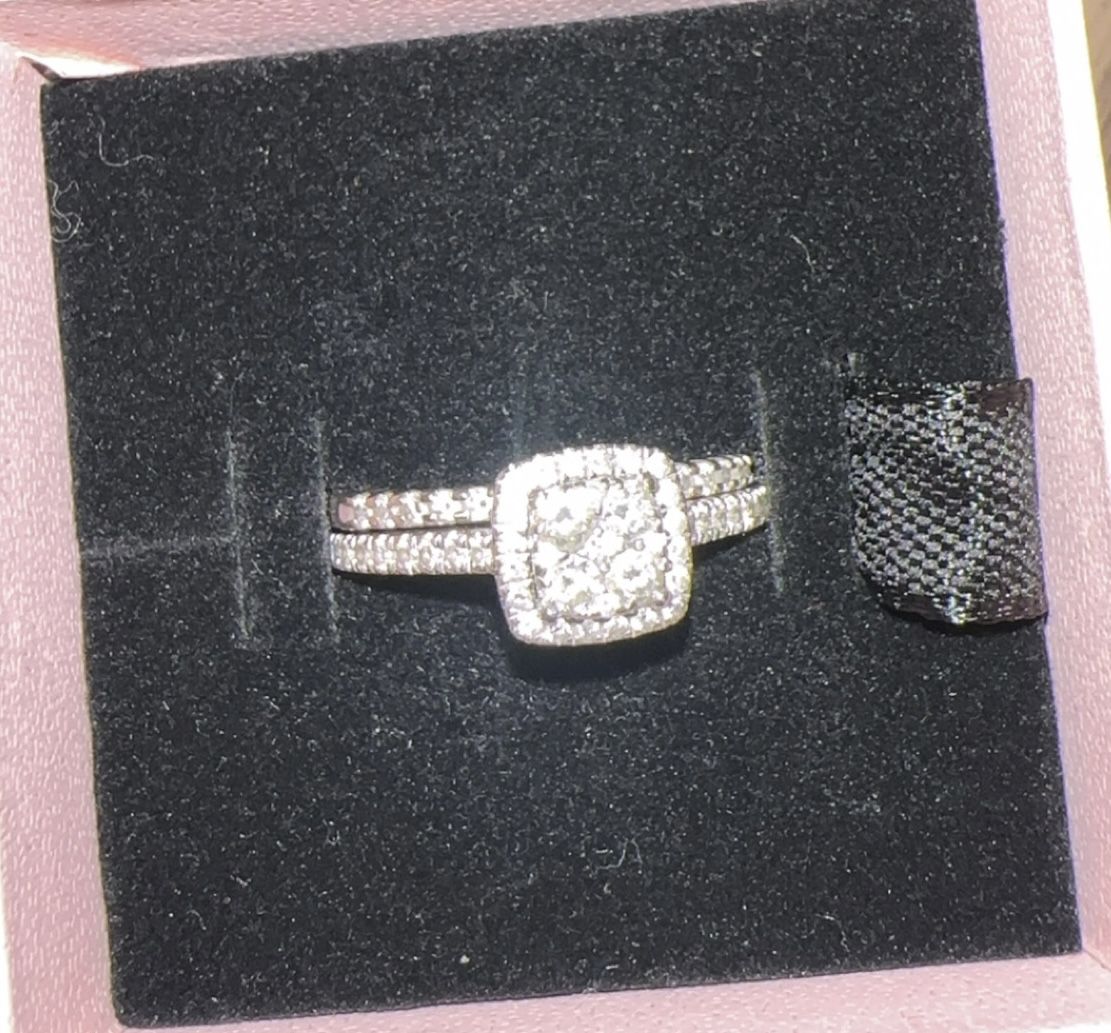 Princess Cut Engagement Ring & Wedding Band