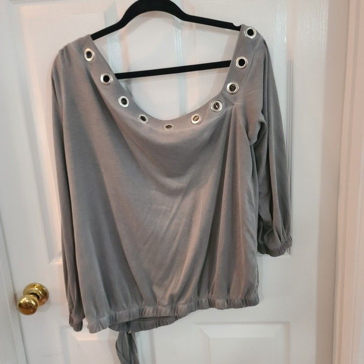 Shirt. Off The Shoulder Size XL